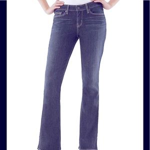 Levi’s jeans classic bootcut blue jeans size 30/31 mid rise Levi’s blue jeans